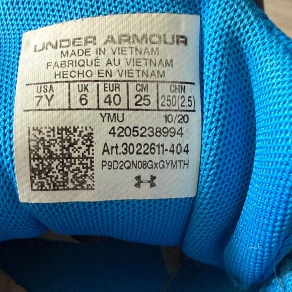 Under Armour Big Kids Bright Blue Sneakers/ Red Accents, Size 7 - Picture 2 of 4